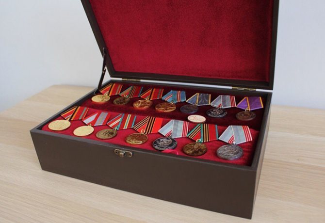 Boxing for orders and medals