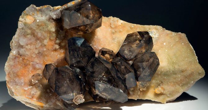 минерал с кристаллами