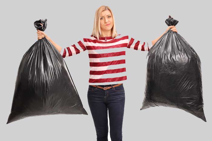 Можно ли выносить мусор вечером из дома, и что делать, если нужно выбросить срочно