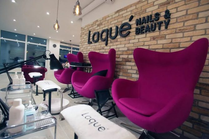 Top 100 American beauty salons - names with translation